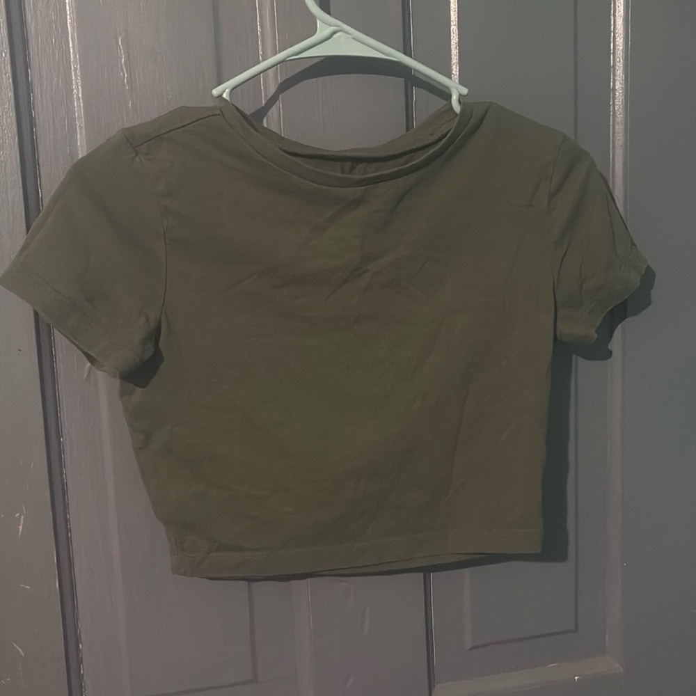 Cropped tee